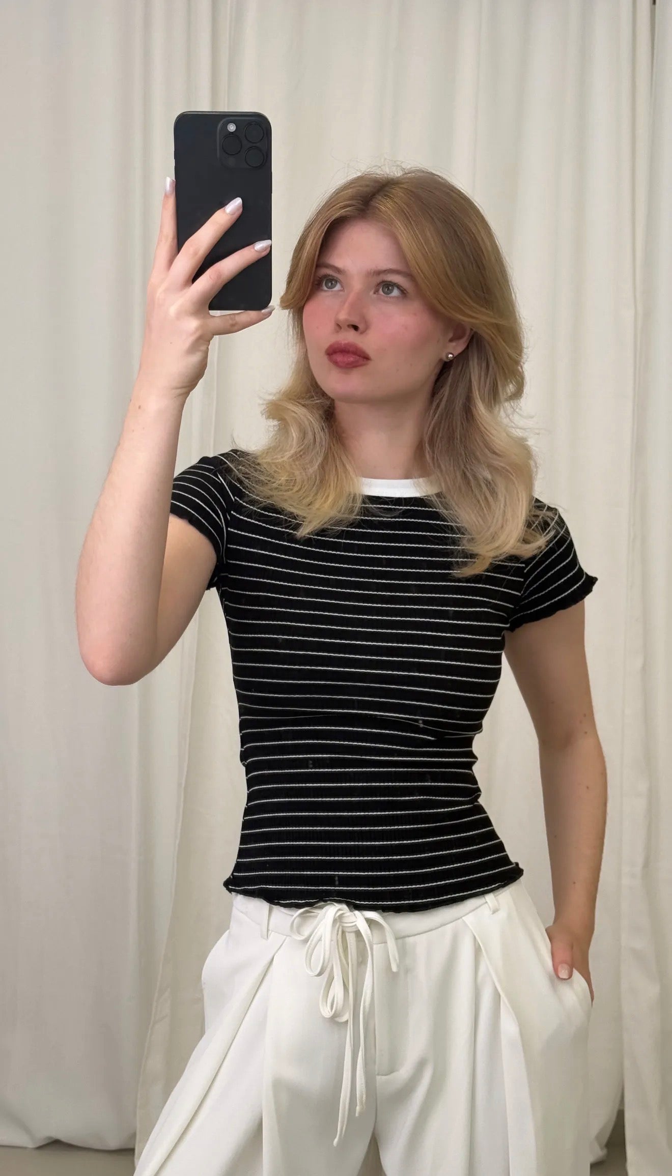 ⊹ LIV Tshirt Black ⊹