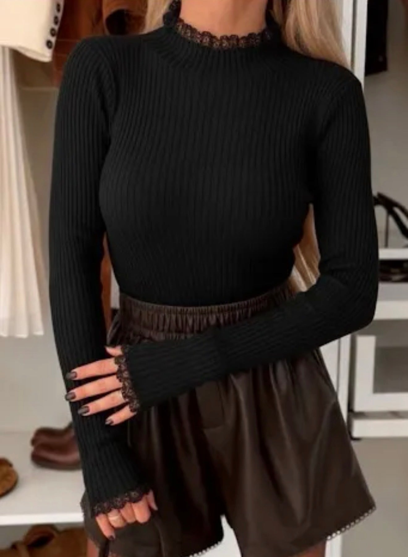 ⊹ BERNA Pullover Black ⊹