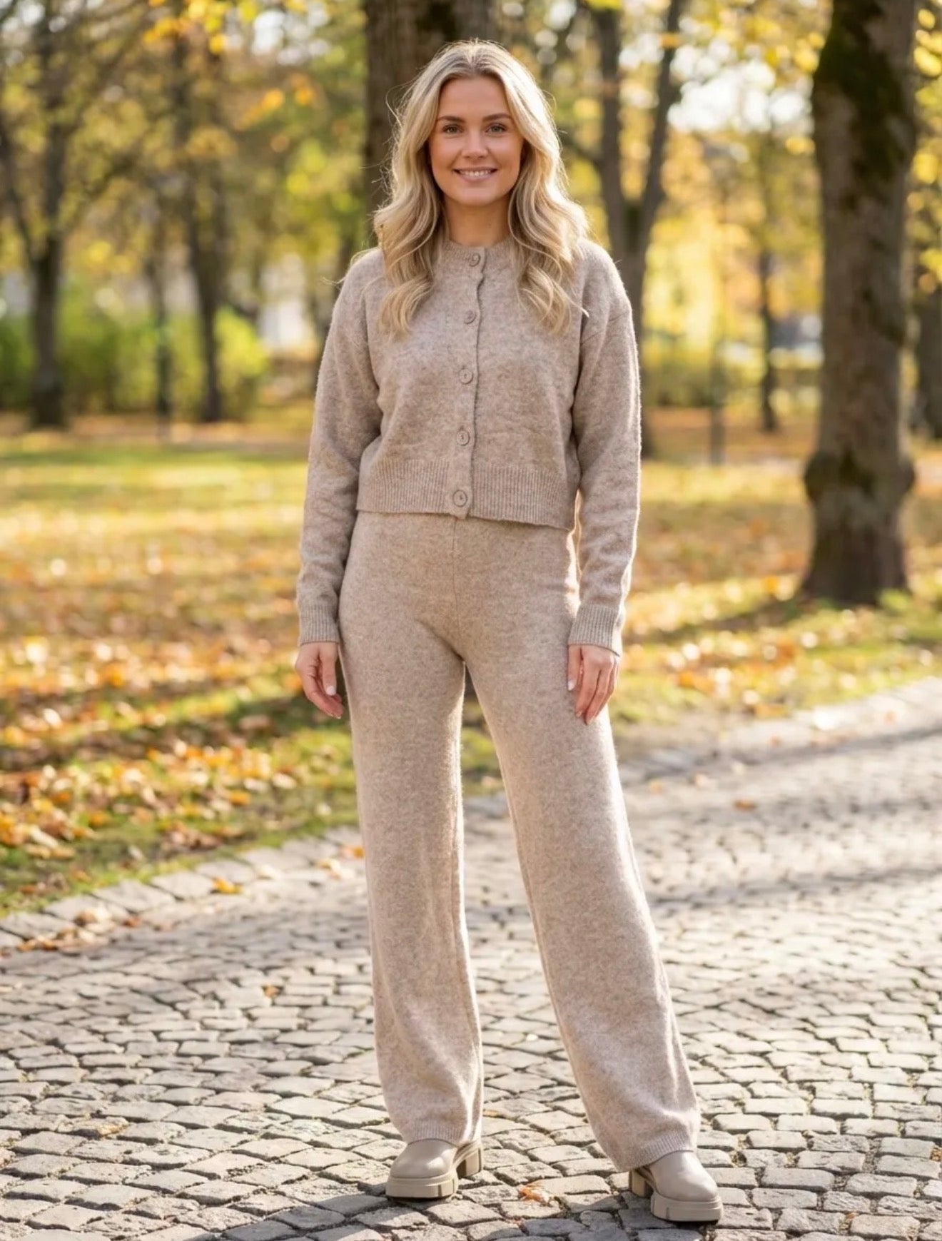 ⊹ LISU Strickjacke Taupe ⊹