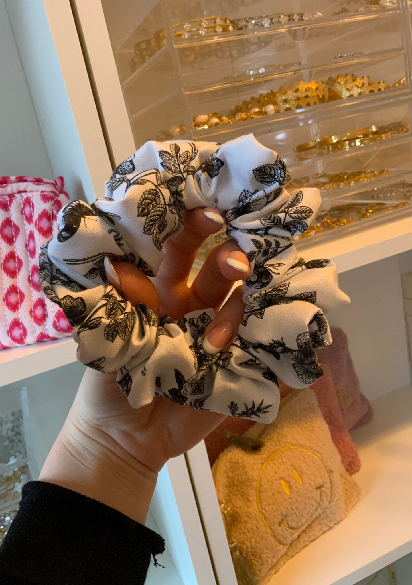 ⊹ FLORÁ ⊹ Scrunchie medium (handmade)