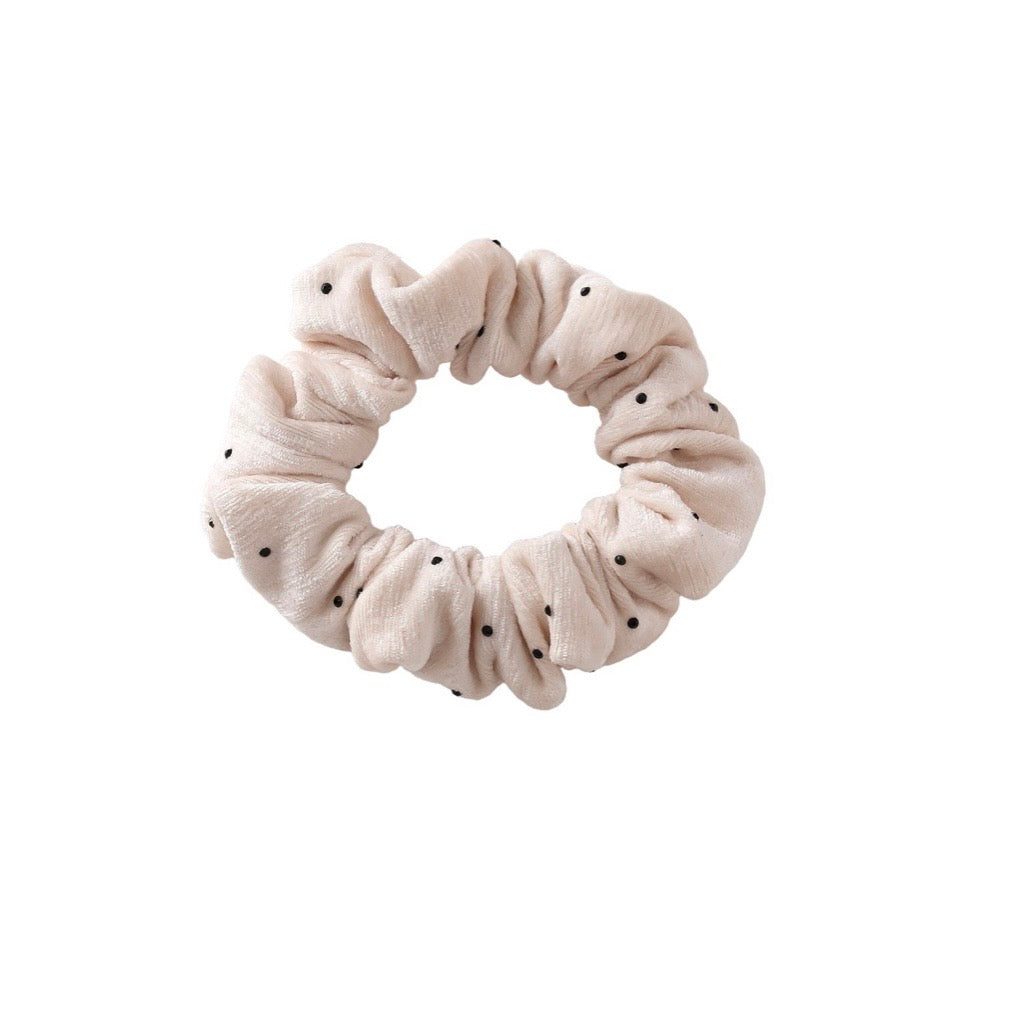 ⊹ MILLY ⊹ Scrunchie Small Beige