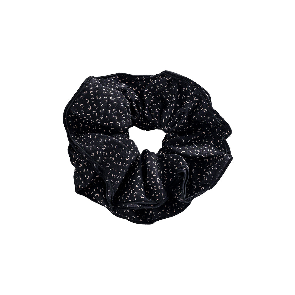 ⊹ BLACK LEO Scrunchie ⊹