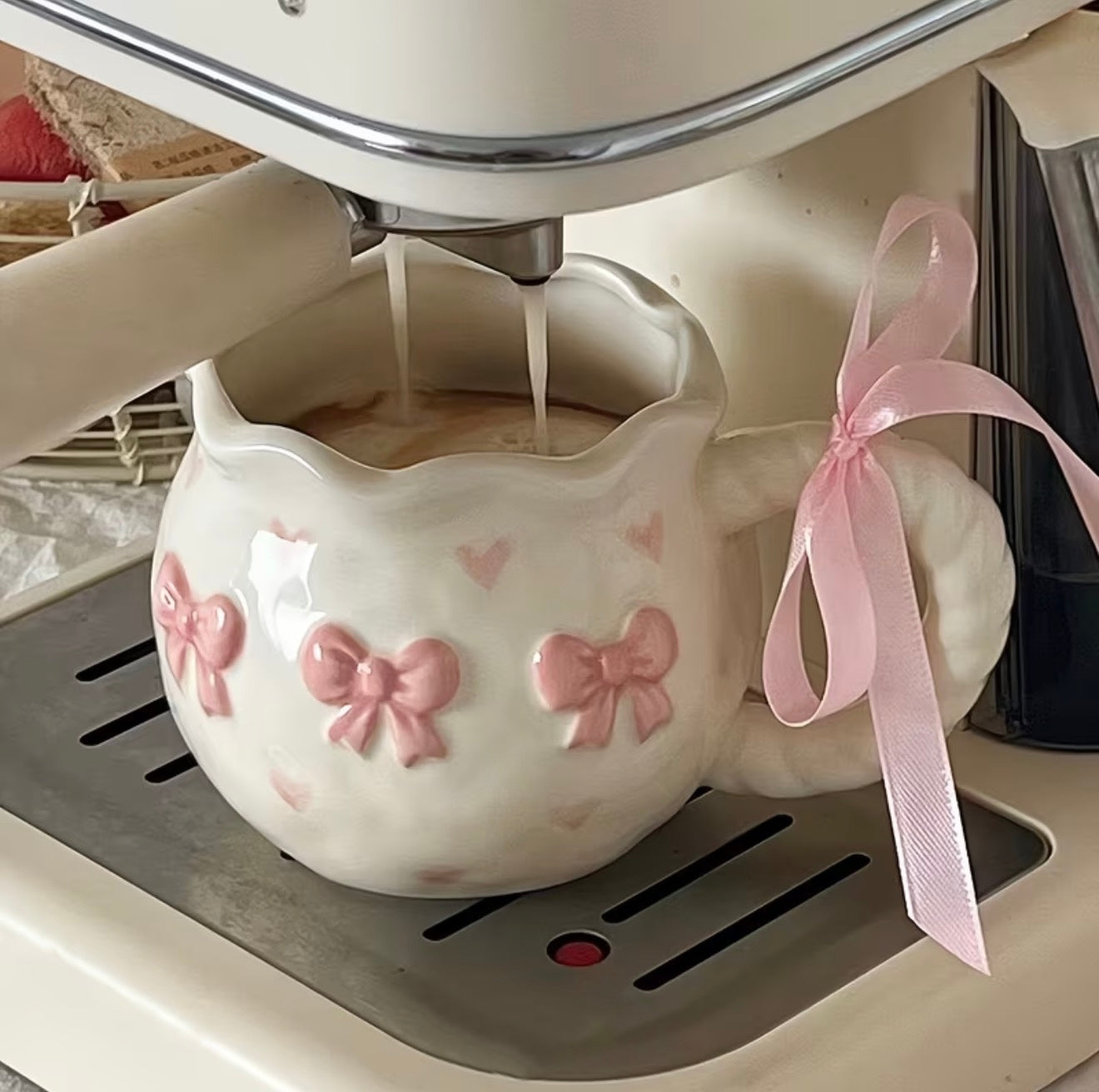⊹ BOWTIE TROUBLE Becher ⊹