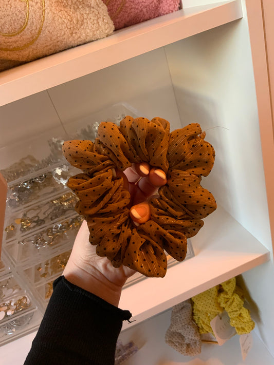 ⊹ DOTTI Brown ⊹ Scrunchie medium (handmade)