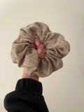 ⊹ FLOWER Scrunchie Beige Medium/Big ⊹